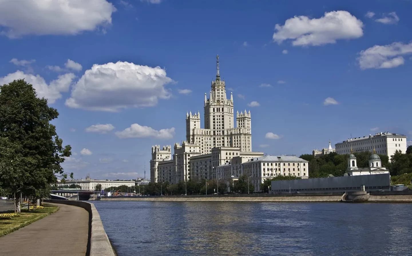 Edificio del terraplén Kotelnicheskaya · 2