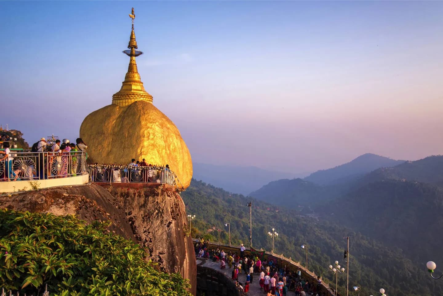 Pagode Kyaiktiyo e Golden Rock