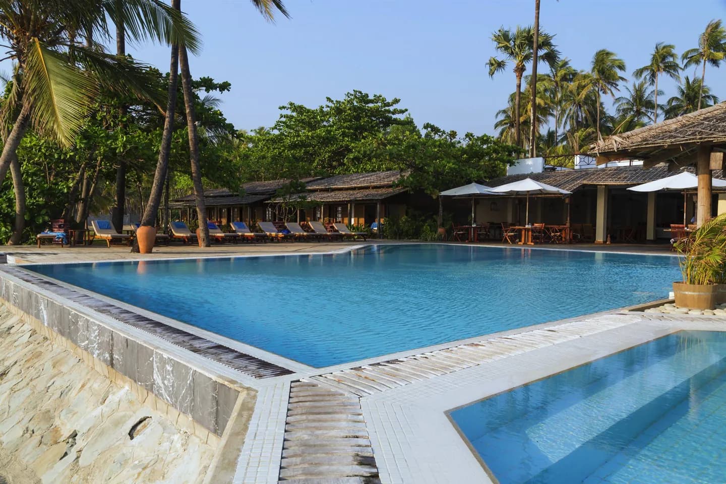 Choosing Myanmar's historic sights and landscapes
