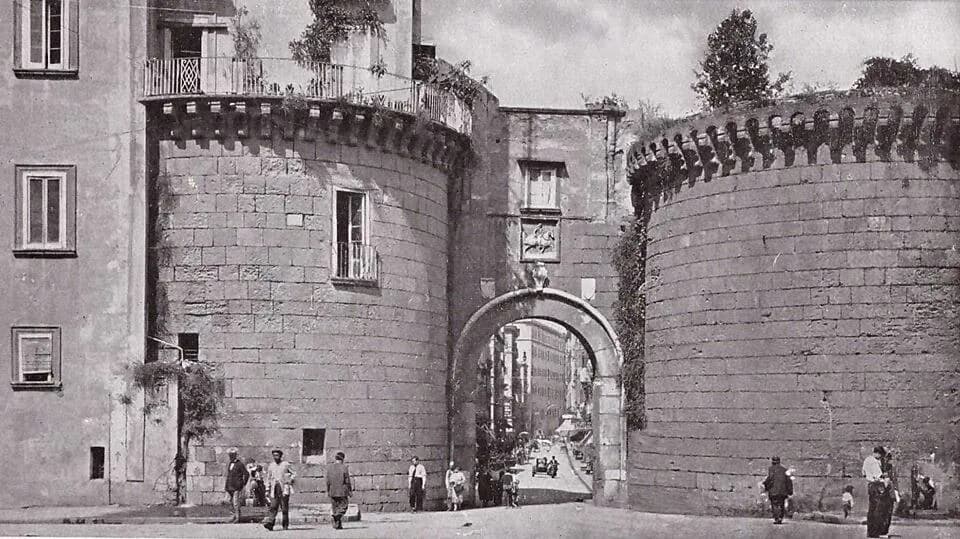 Porta Nolana