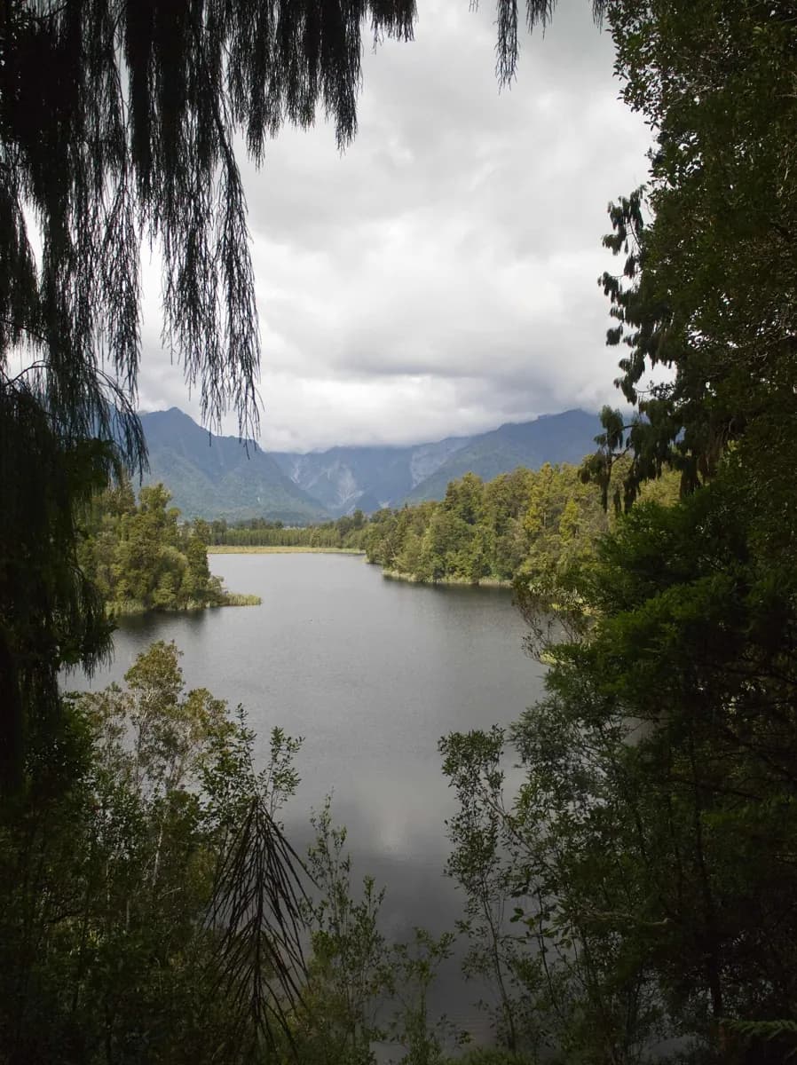 Lake Matheson/Te Ara Kairaumati
