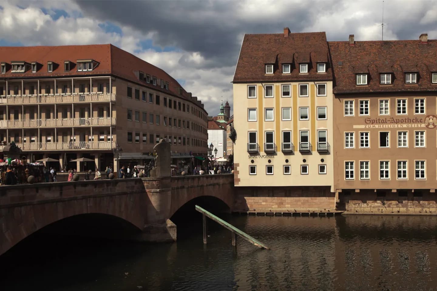 Debates Sobre os Julgamentos de Nuremberg · 2