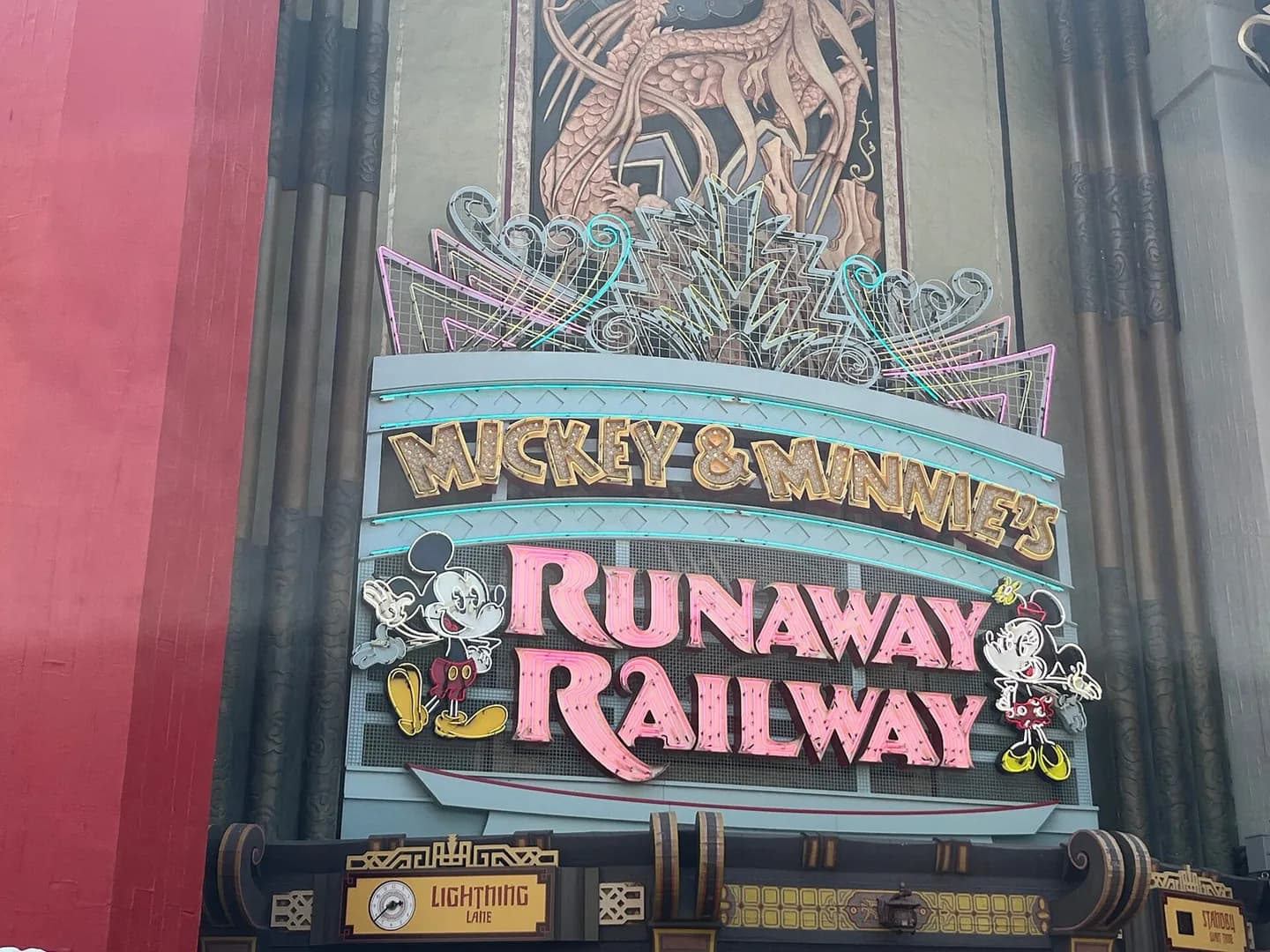 Chemin de fer en fuite de Mickey et Minnie