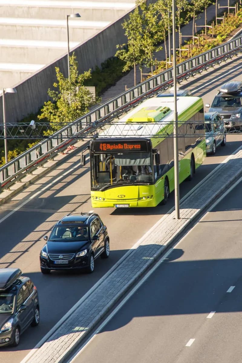 Autobus e tram a Oslo · 2