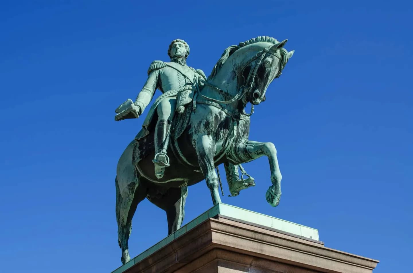Oslo attraverso il fuoco, la regola e il rinnovamento · 2