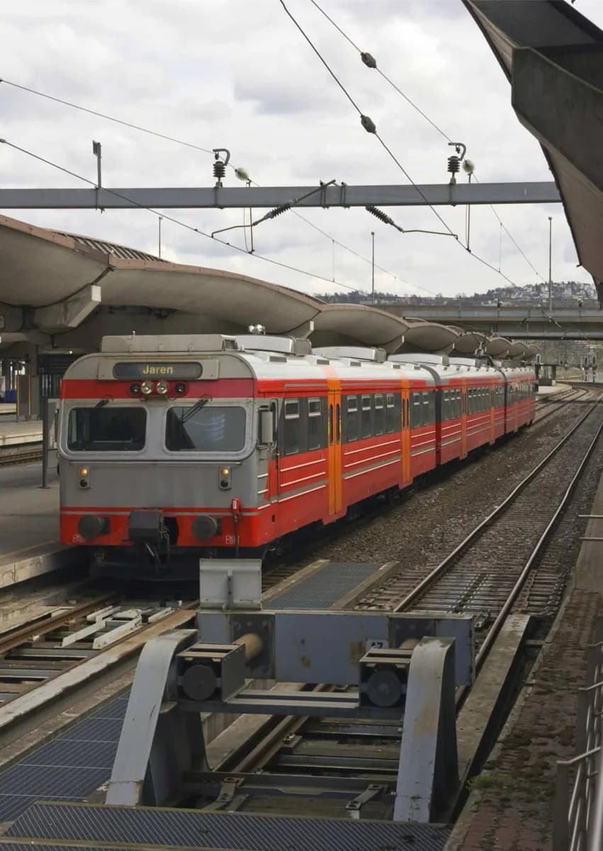 Local Trains Around Oslo · 2