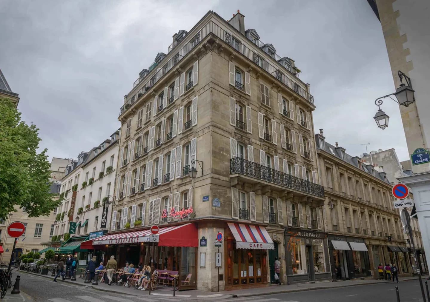 Latin Quarter – Rive Gauche · 9