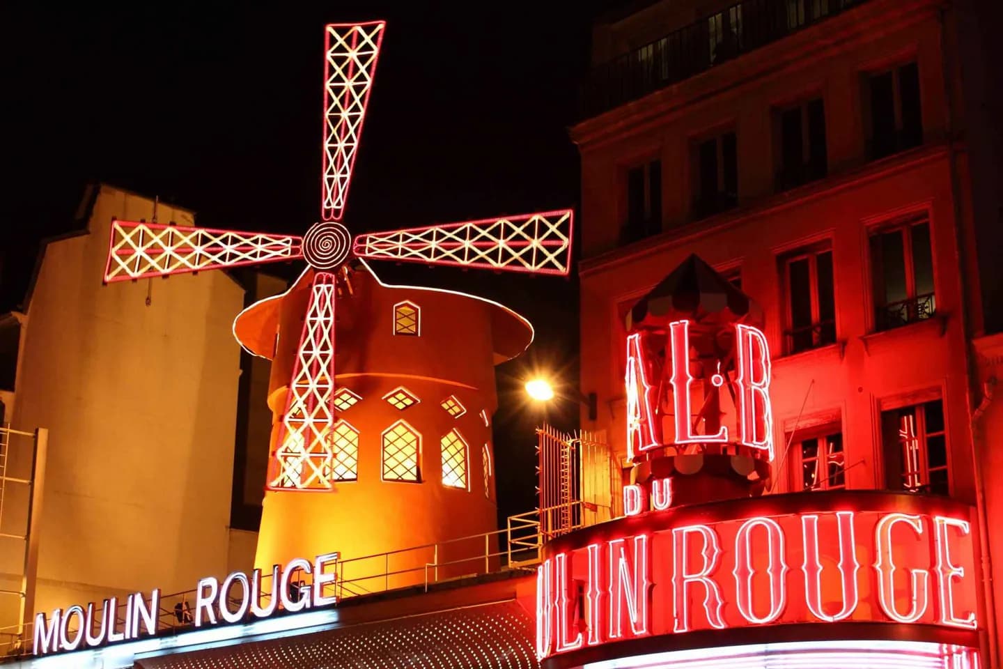 Moulin Rouge · 3