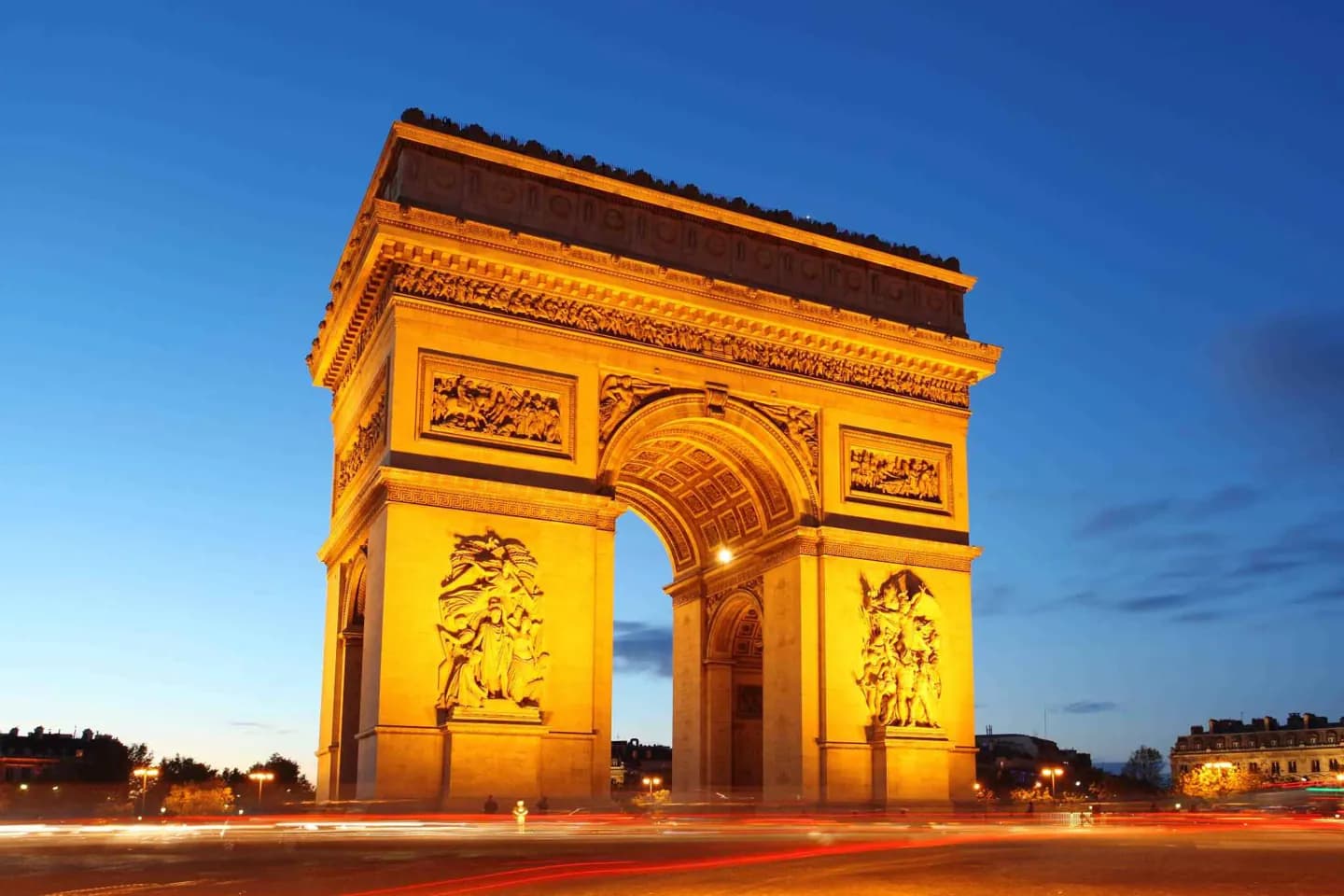 Arco del Triunfo · 3