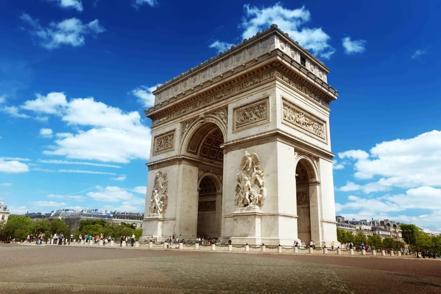 Arco del Triunfo · 12