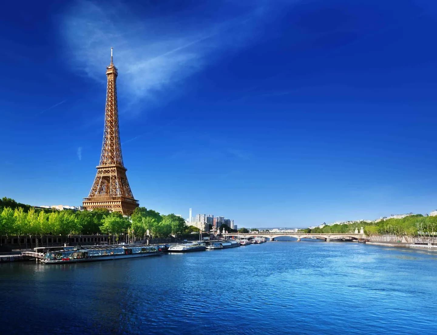 Torre Eiffel · 8