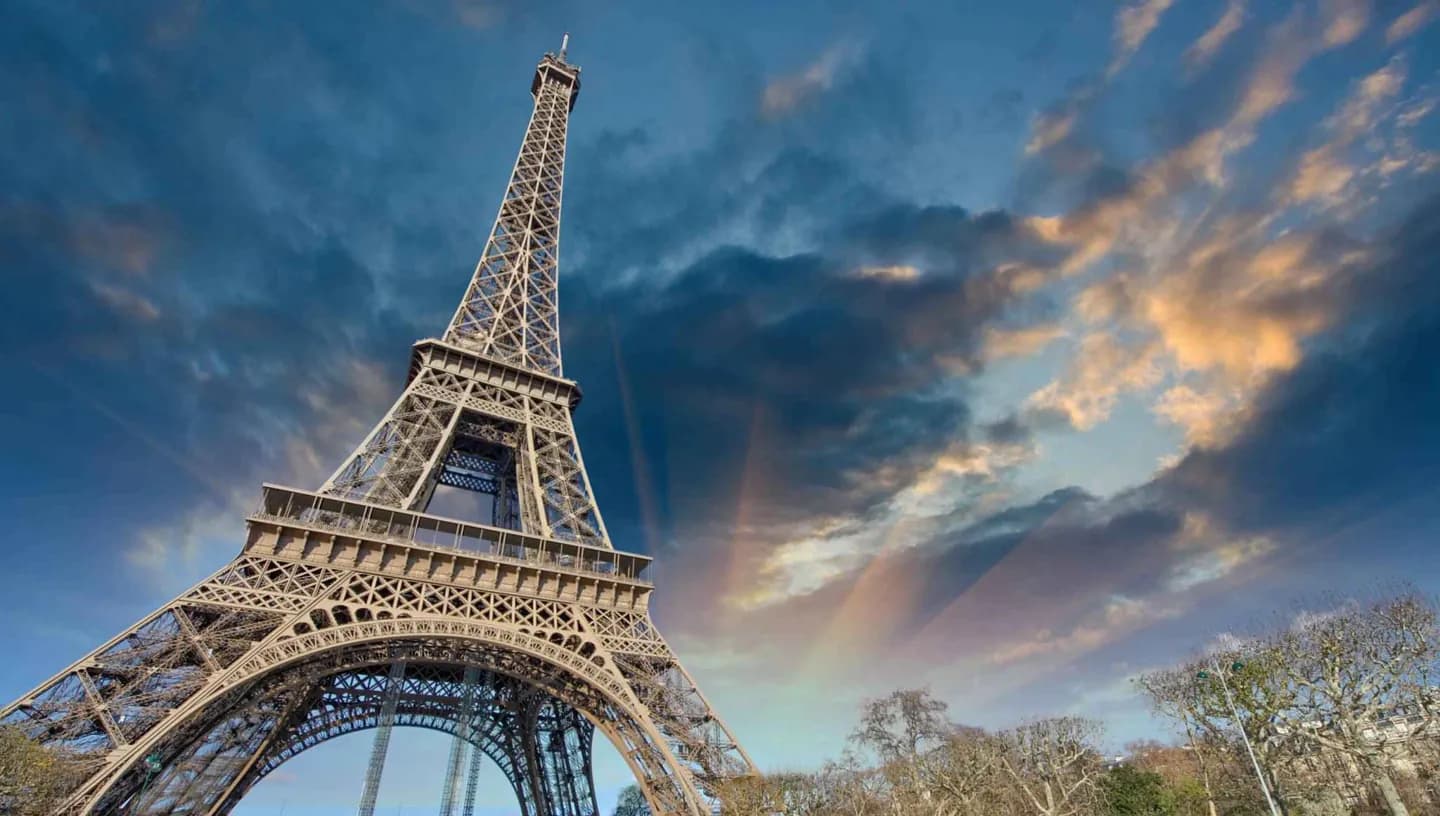 Torre Eiffel · 9