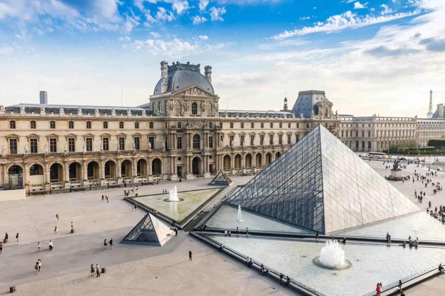 Louvre-Museum · 6