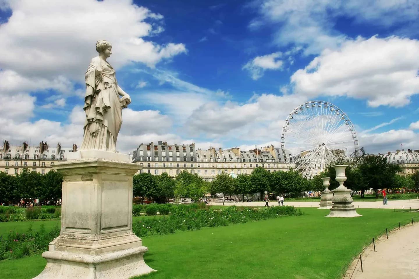 Tuileries Garden · 3