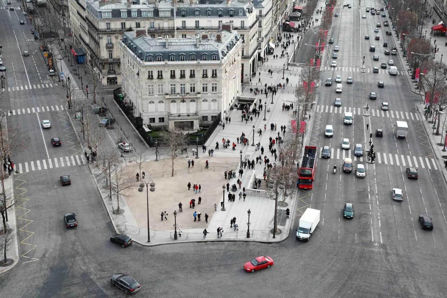 Arrivée à Paris en voiture · 2