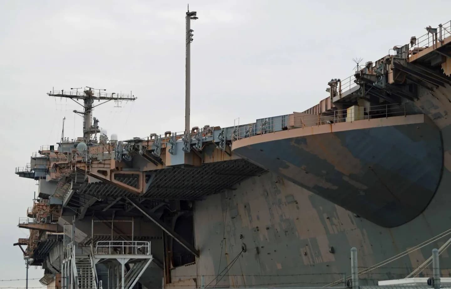 Philadelphia Navy Yard · 7
