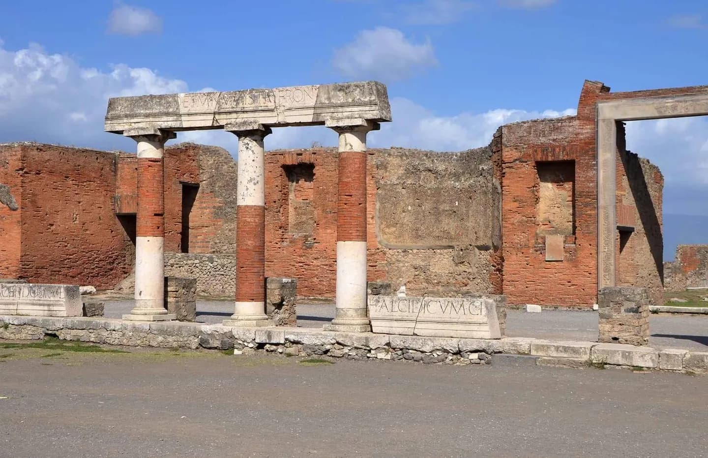 Building of Eumachia