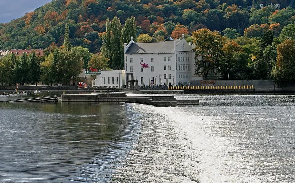 Kampa art and the Petřín ridge