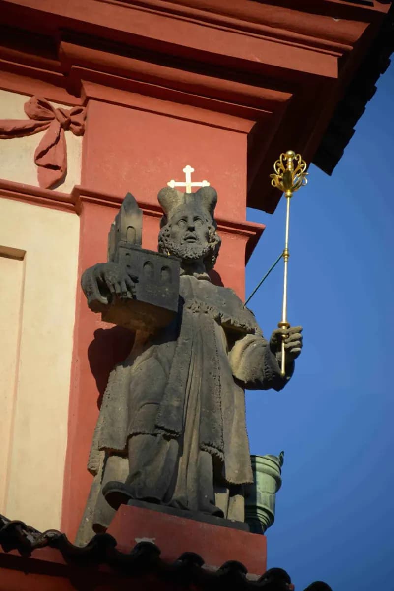 St. Basilika Georg · 3