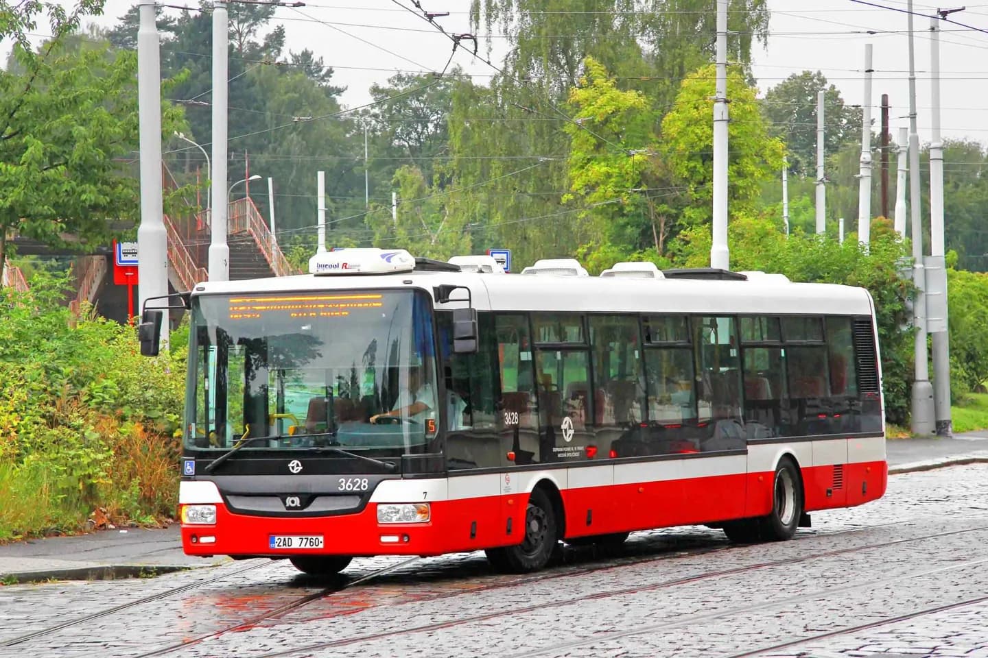 Mit Bussen in Prag