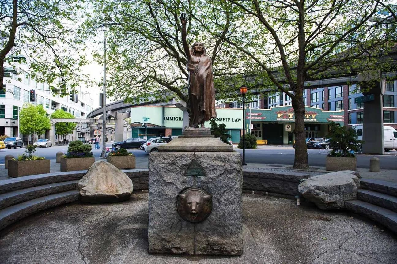 Tilikum Place Park