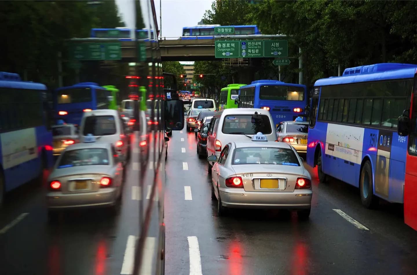 乘坐首尔公交车 · 2