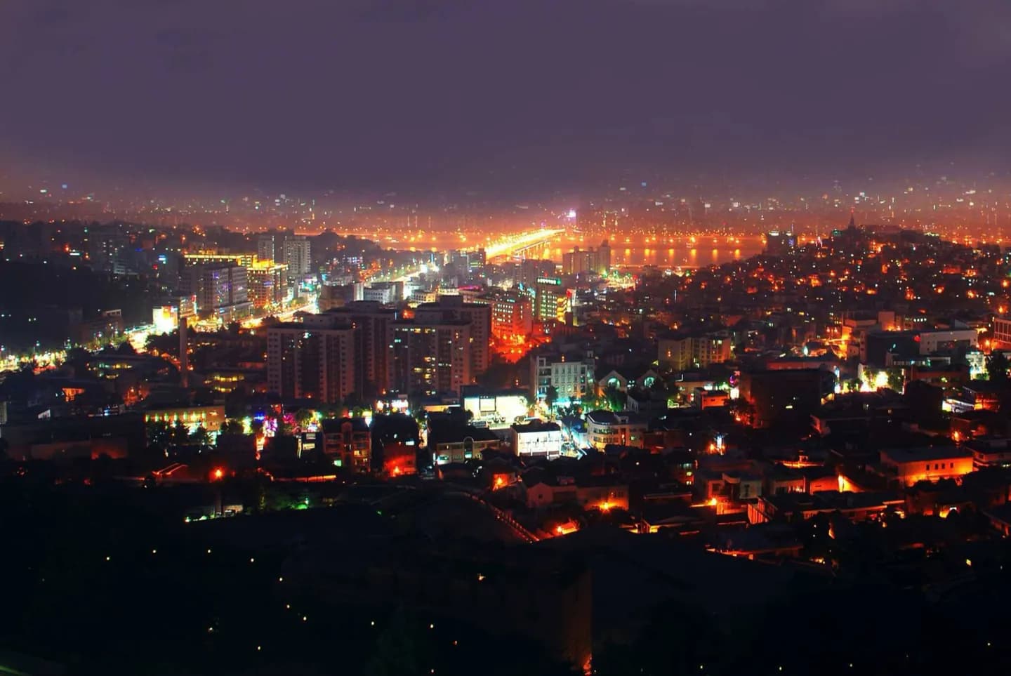 Sinchon Nach Einbruch der Dunkelheit