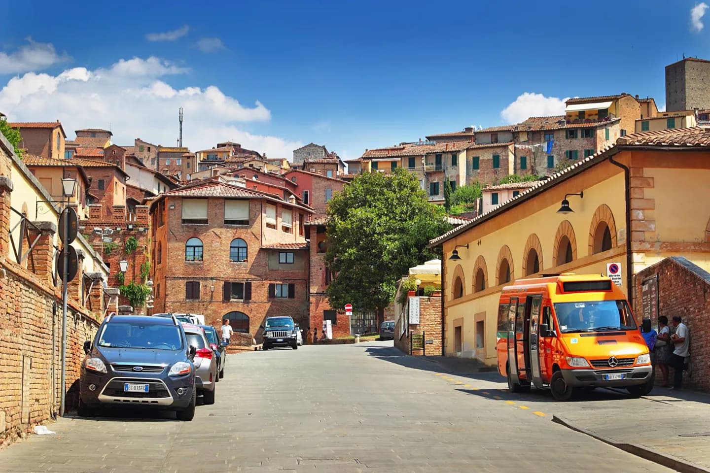 Getting around Siena's hilltop centre · 2
