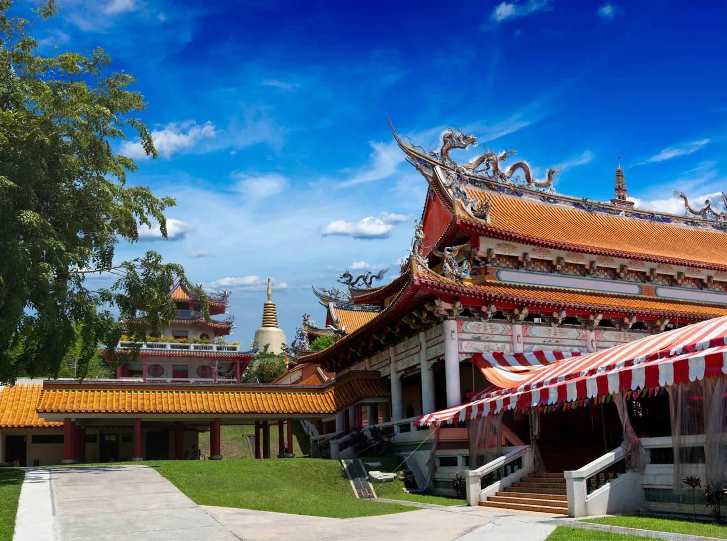 コン・メン・サン・フォール・カーク・ゼー寺院