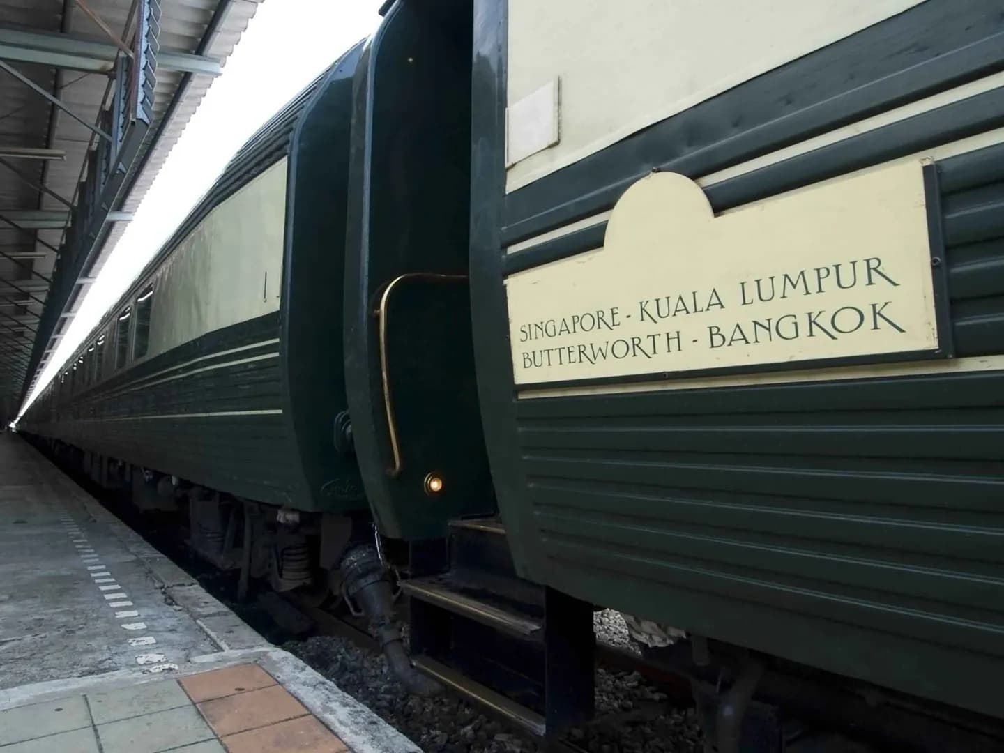 Chegando de trem da Malásia · 2