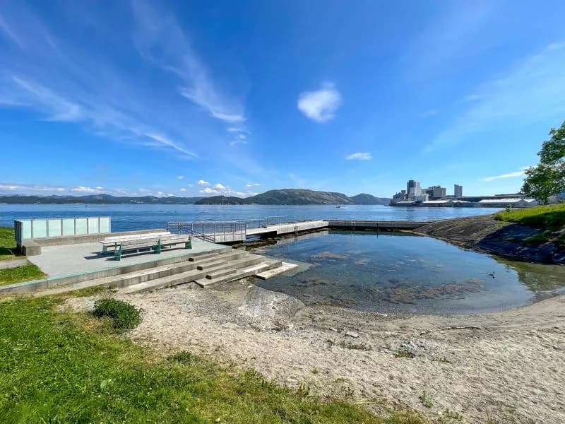 Bain d'eau de mer de Strømvig