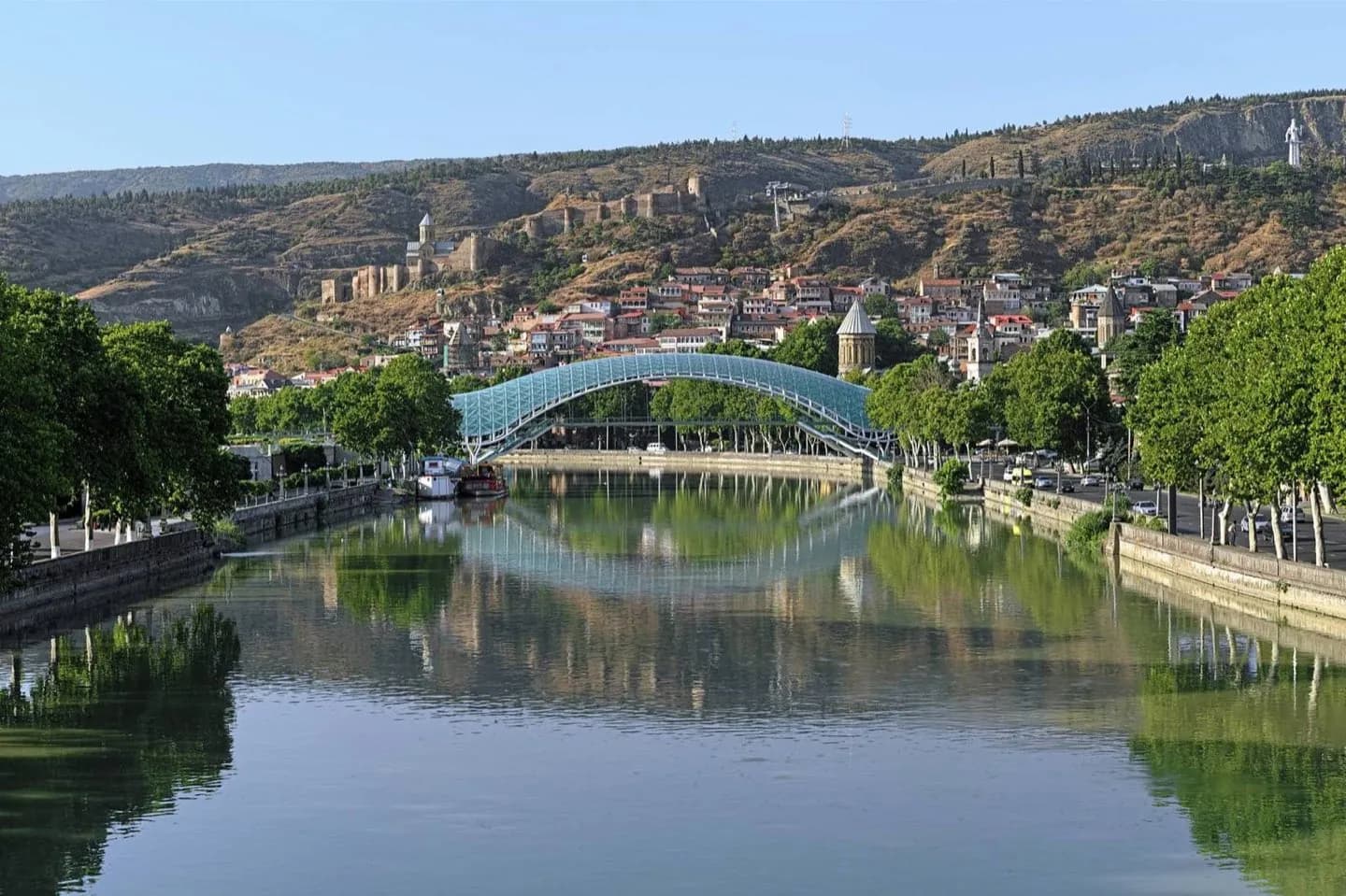 Mtkvari Flussufer