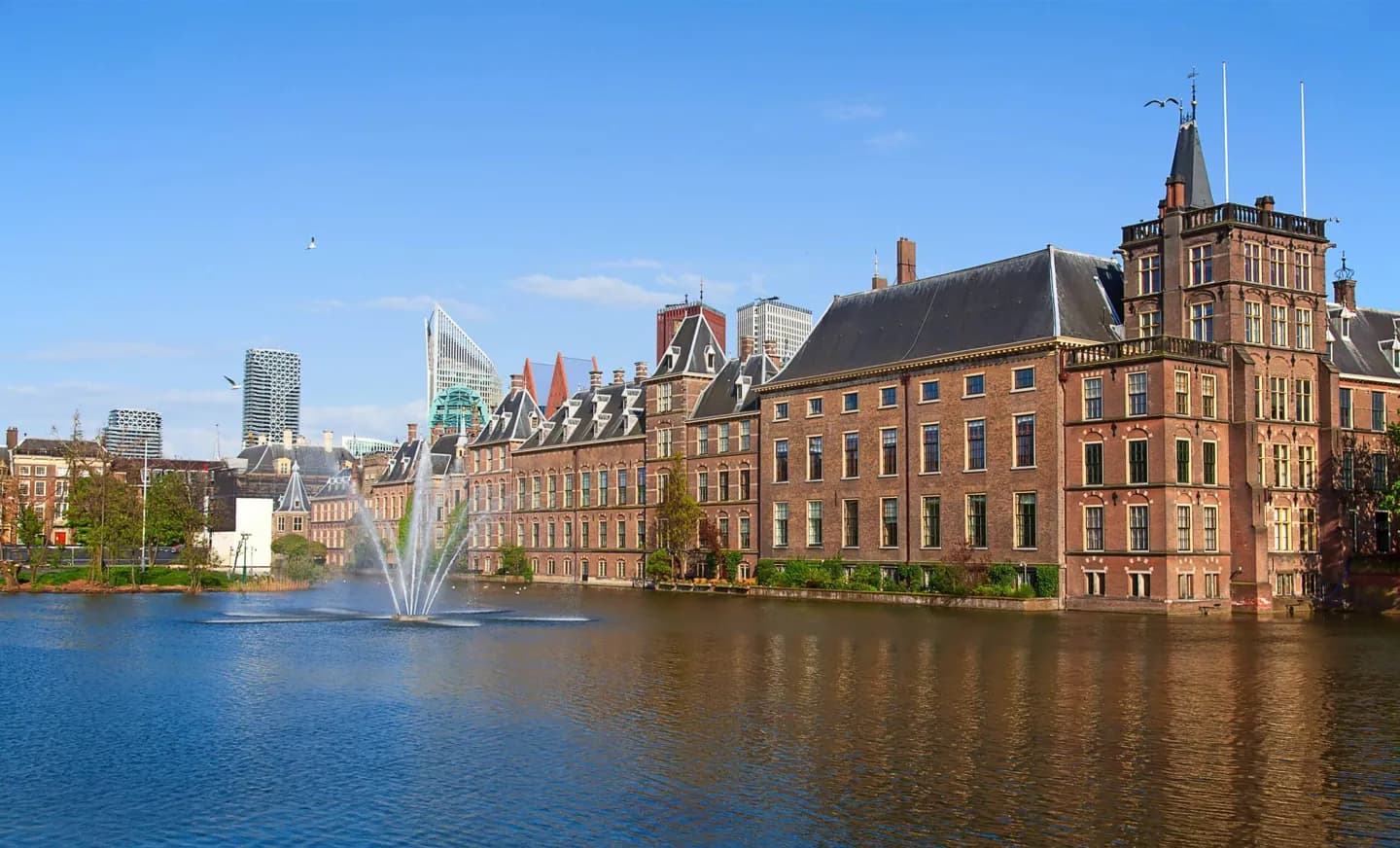 Em torno de Plein, o Binnenhof e De Passage · 2