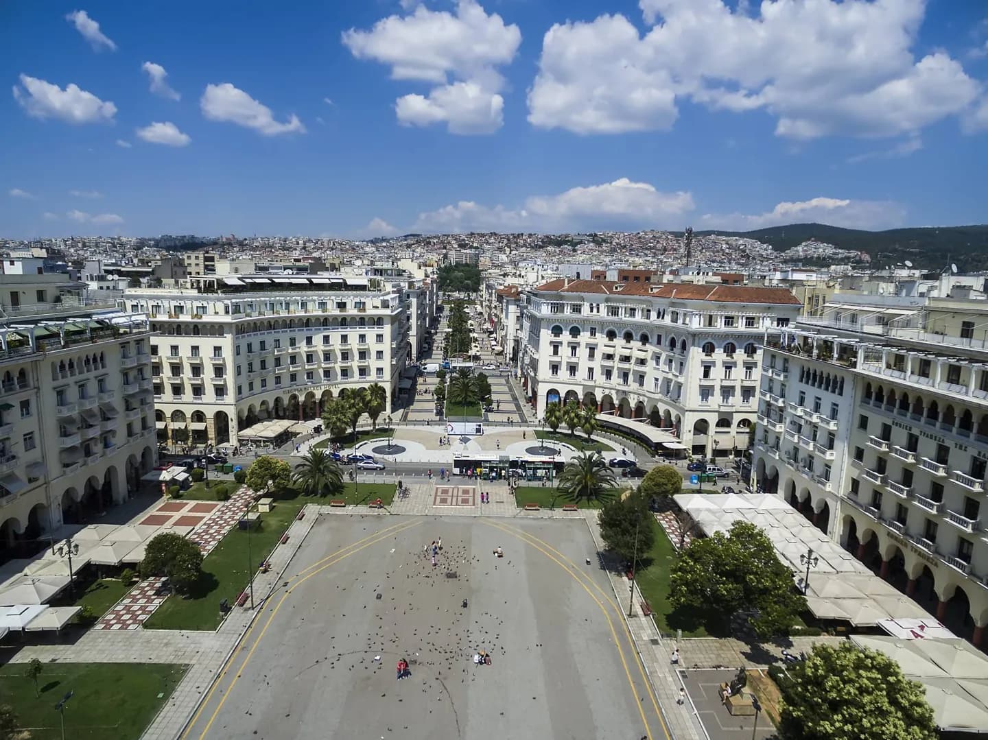 Bucht von Thessaloniki, Hügel und Jahreszeiten
