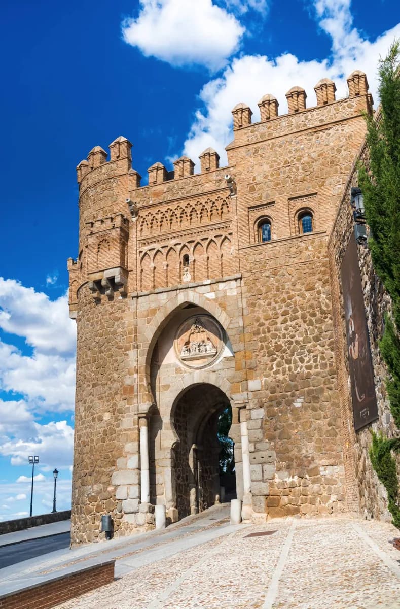 Toledo sous la rue et au-dessus