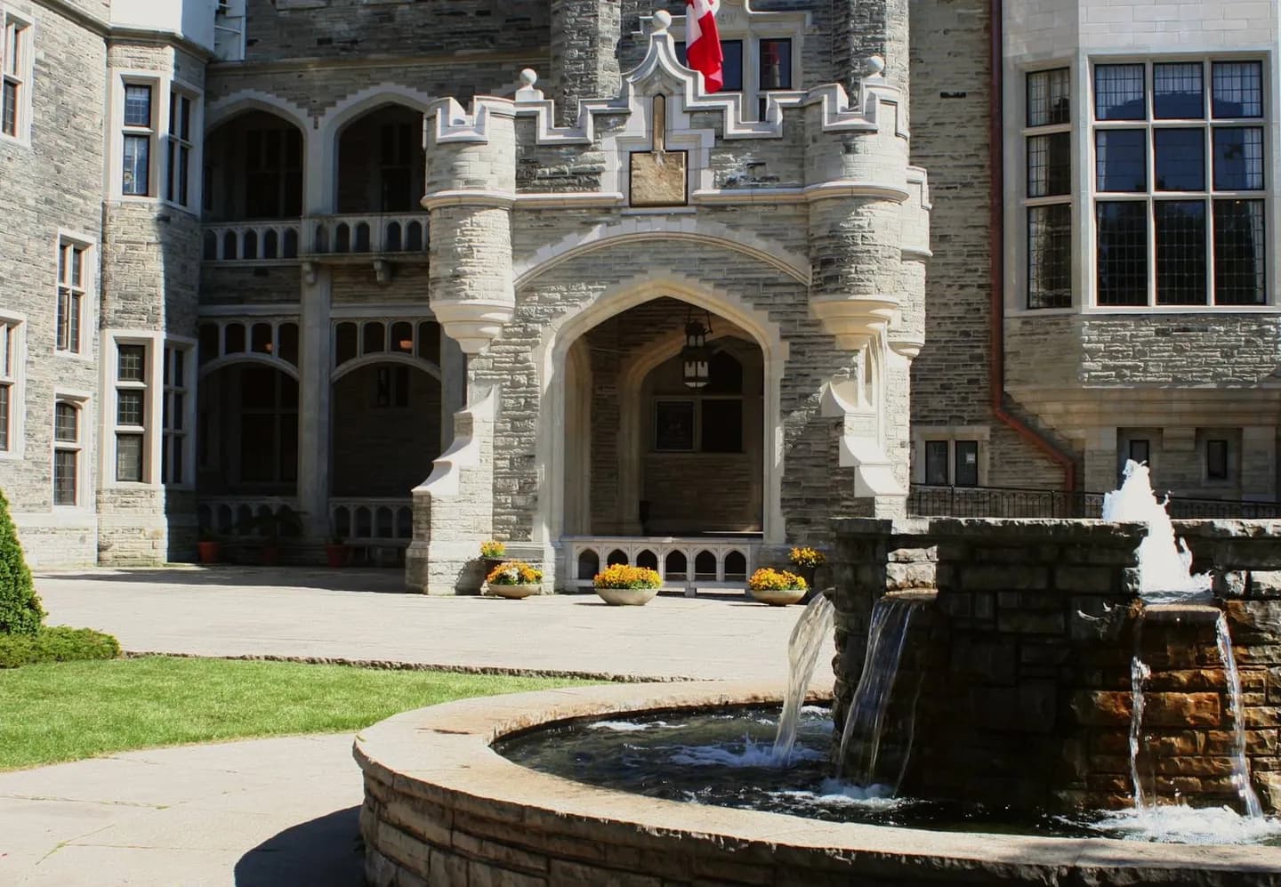Casa Loma · 2