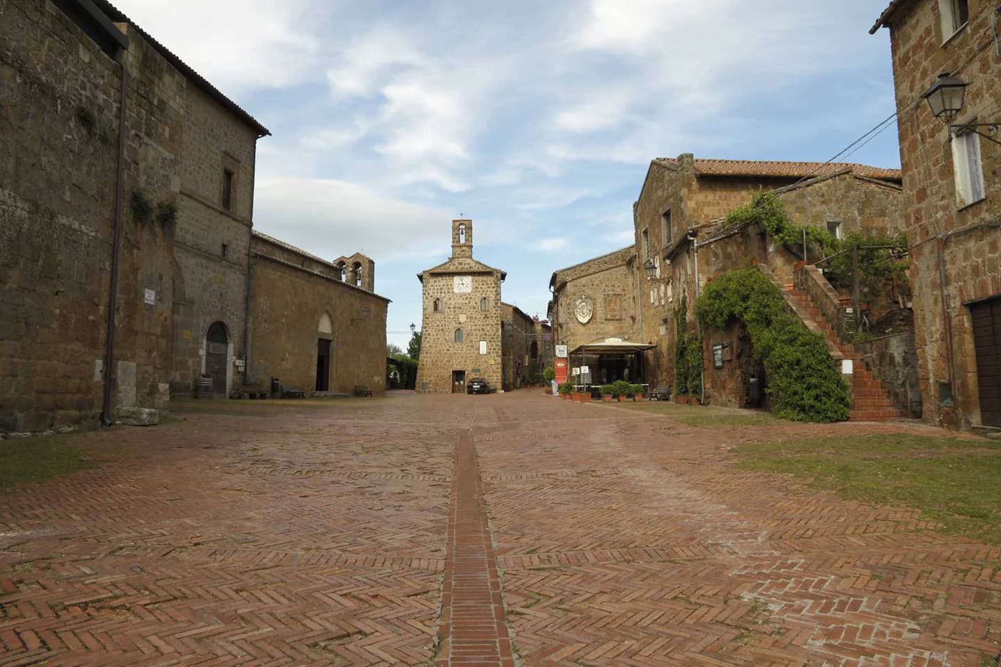 Sovana · 2
