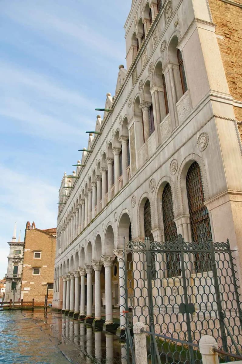 Fontego dei Turchi · 3
