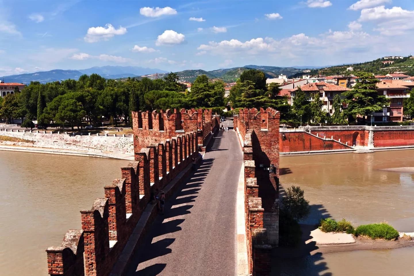 How to Read Verona's Urban Layers · 2