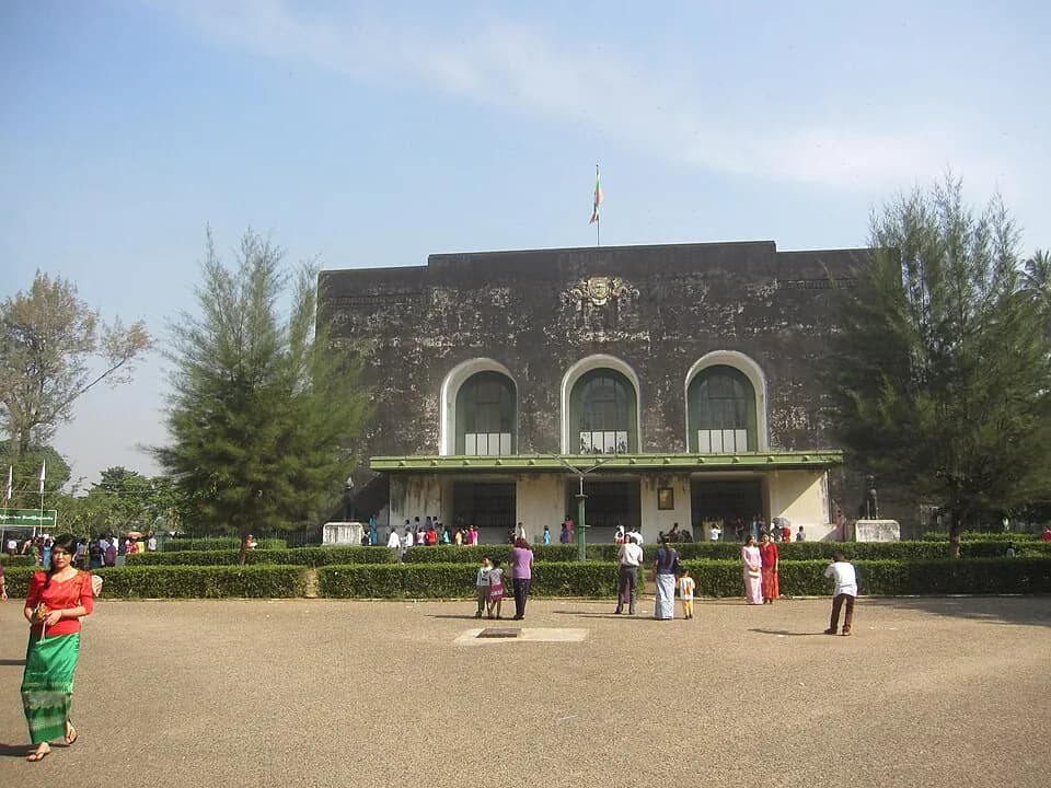 Universidad de Yangon