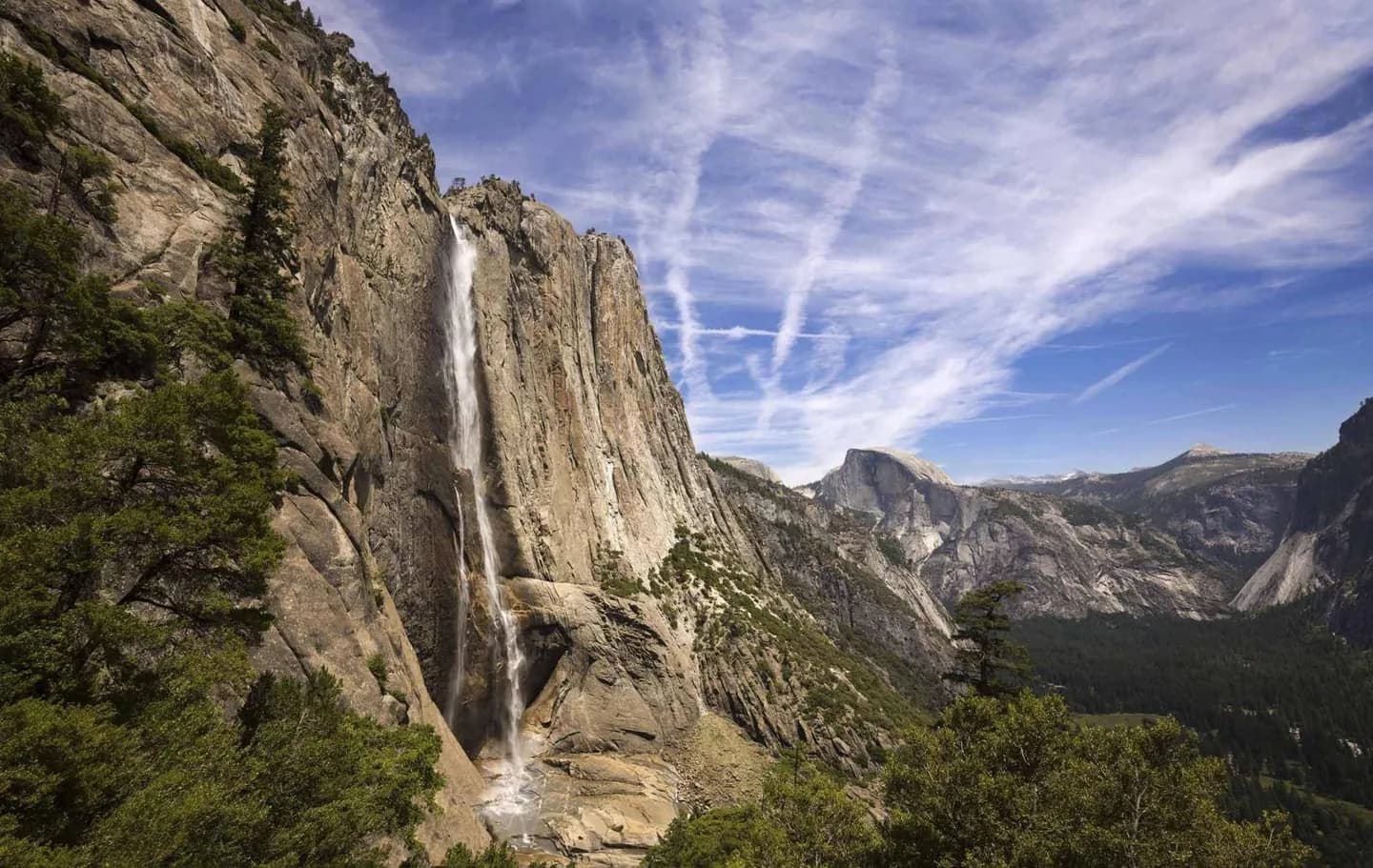 Lesen Sie über die Wasserfälle von Yosemite · 2