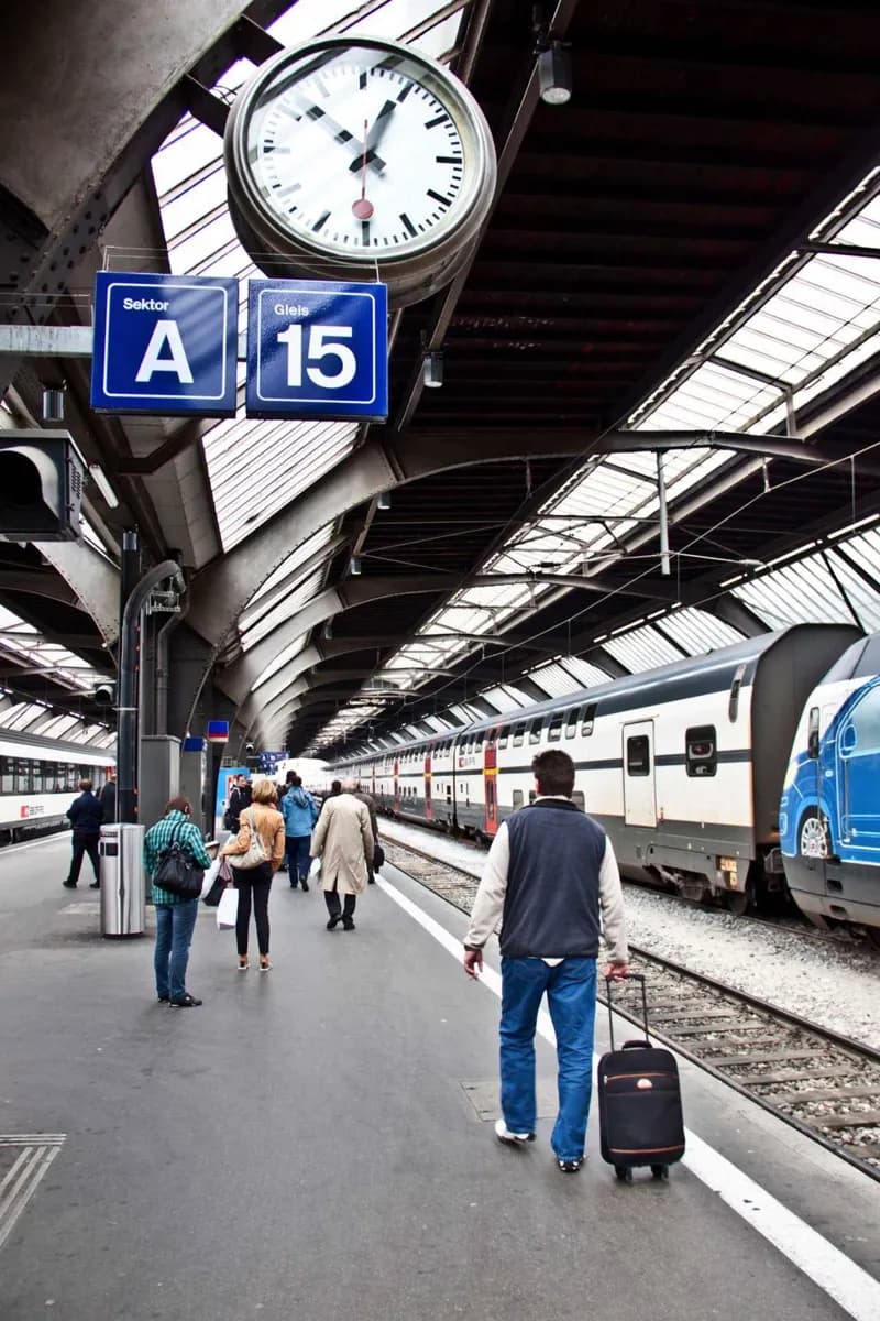 Bahnhof Zürich Stadelhofen · 2