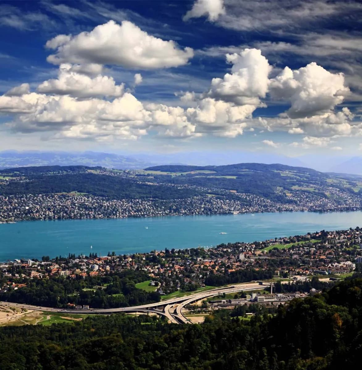 Zurique Cívica Ao Longo do Limmat · 2