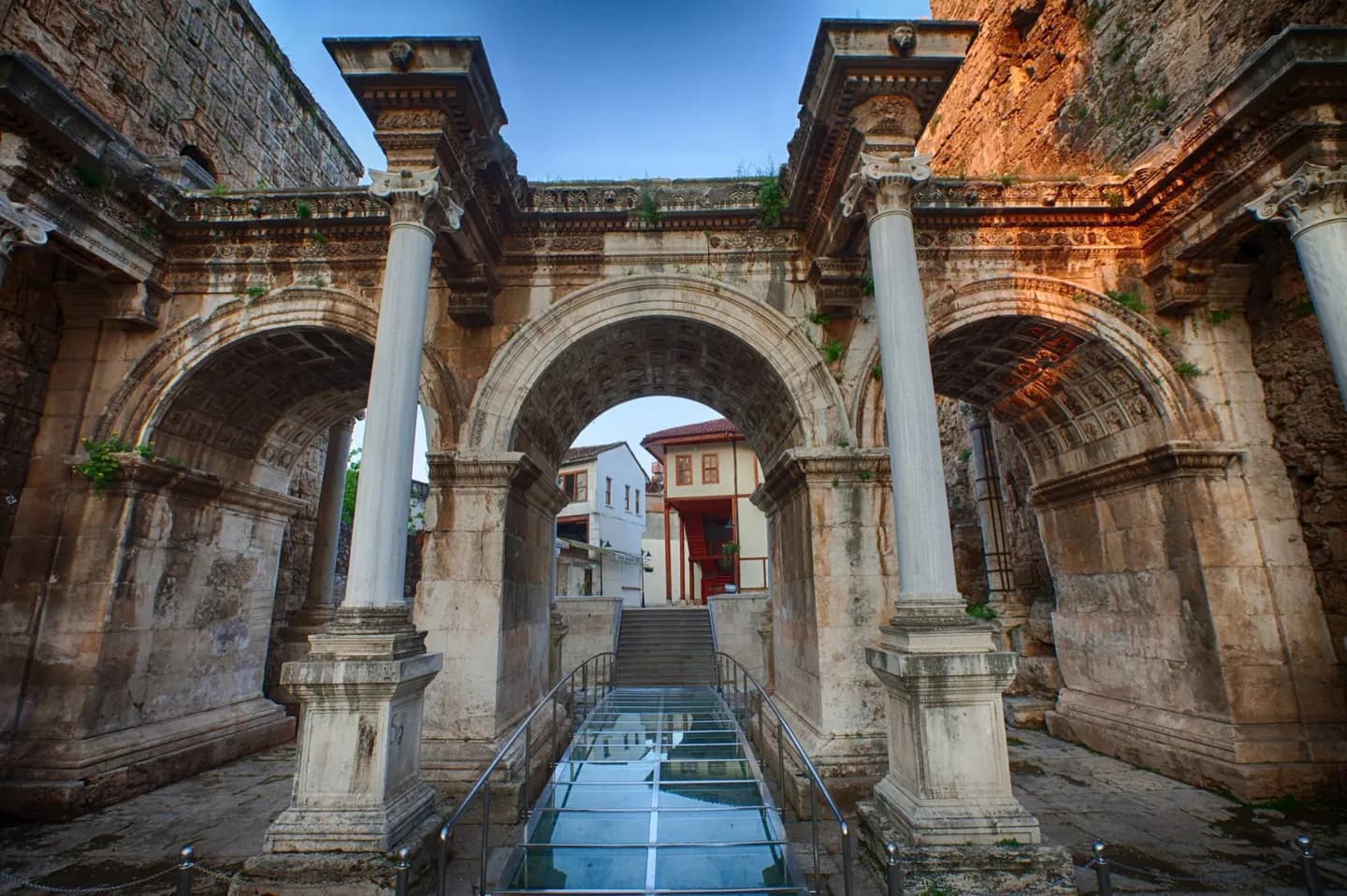 Como o passado de Antalya moldou a costa