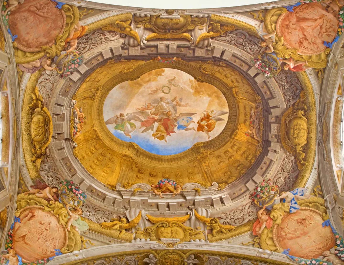 Der Sarkophag von Saint Dominic