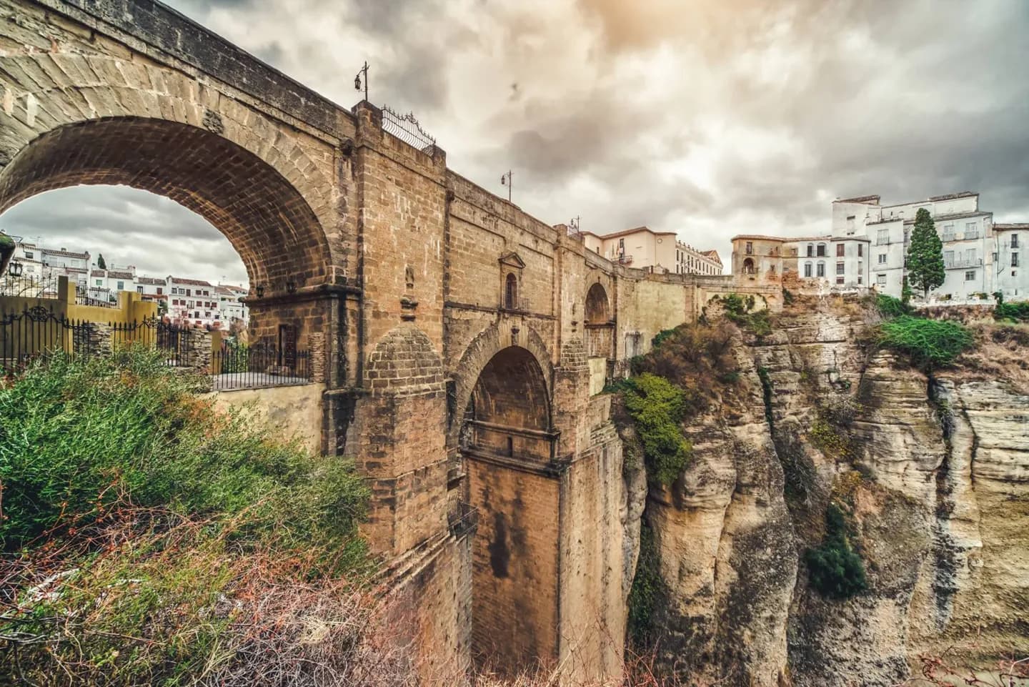 Una costa modellata da Malaga