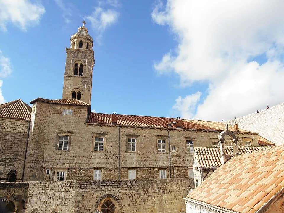 Monastère et défenses à Ploče