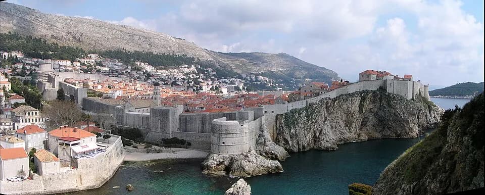 Murs, Lovrijenac et la rive ouest
