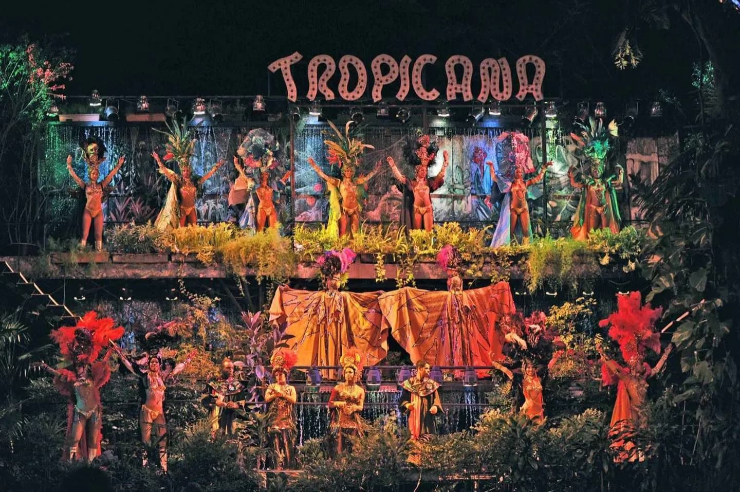 Tropicana Club: Architektur und Leistung