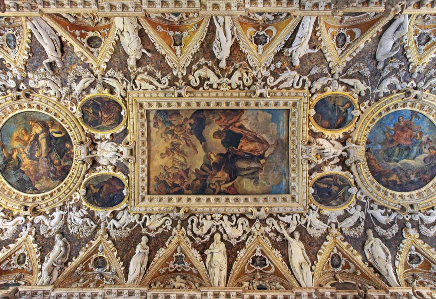 Dalle mura romane alla pittura rinascimentale